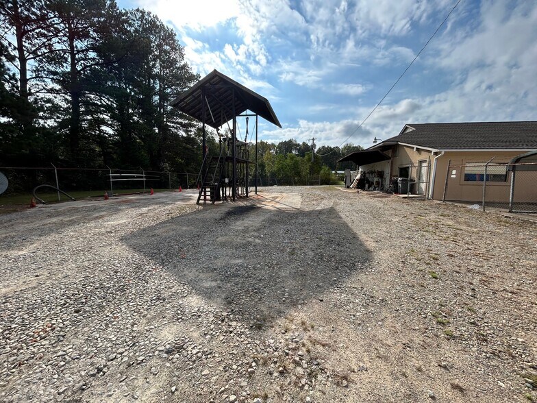 More Photos Of 3043 N Columbia St, Milledgeville Warehouse For Lease