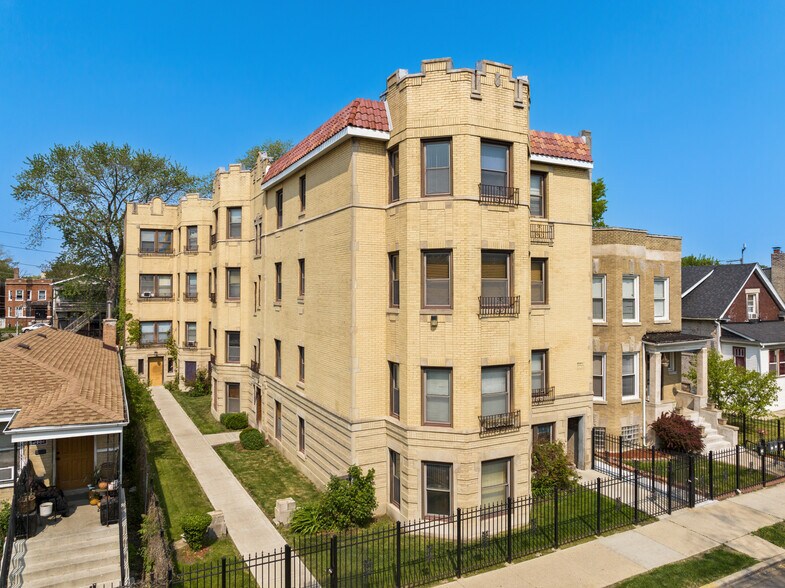 Primary Photo Of 630-632 N Homan Ave, Chicago Apartments For Sale