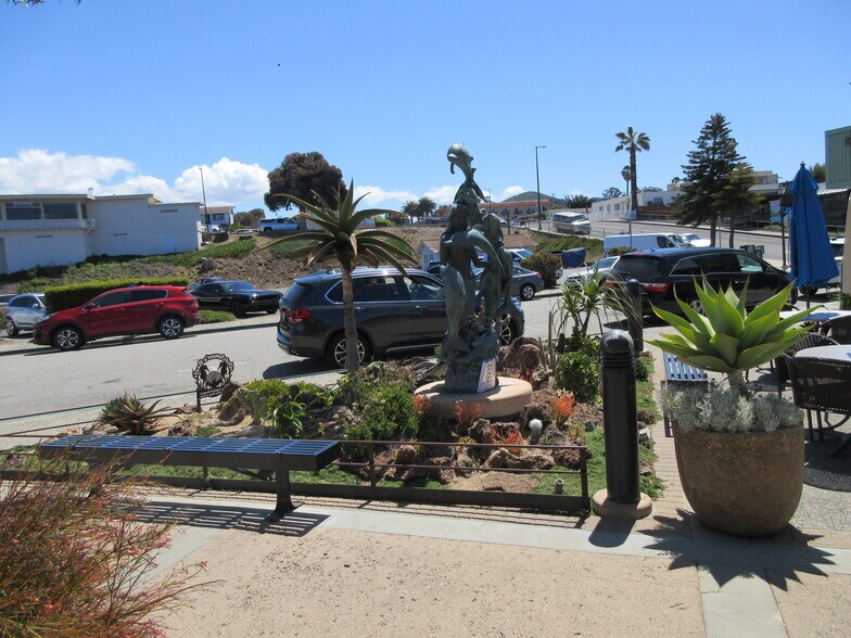 More Photos Of 715 Embarcadero, Morro Bay Restaurant For Lease