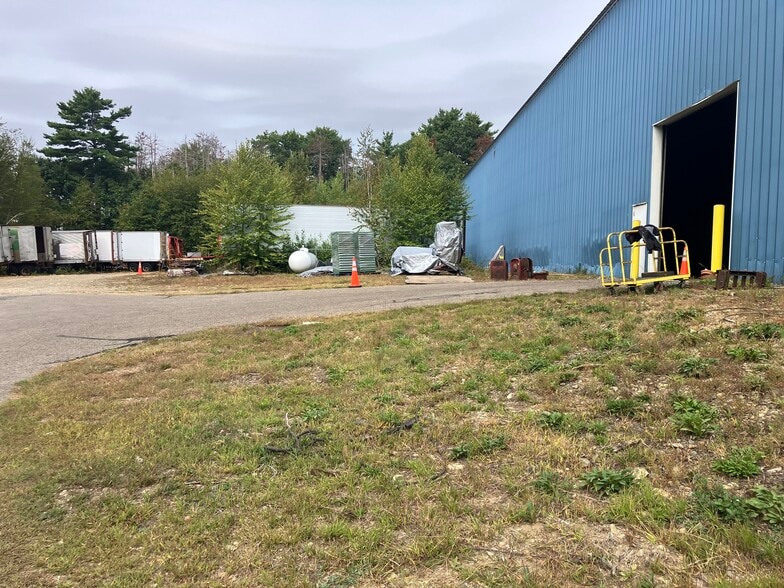 More Photos Of 185 Lafayette Rd, North Hampton Warehouse For Lease