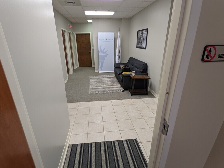 More Photos Of 249 Williamson Rd, Mooresville Medical For Lease
