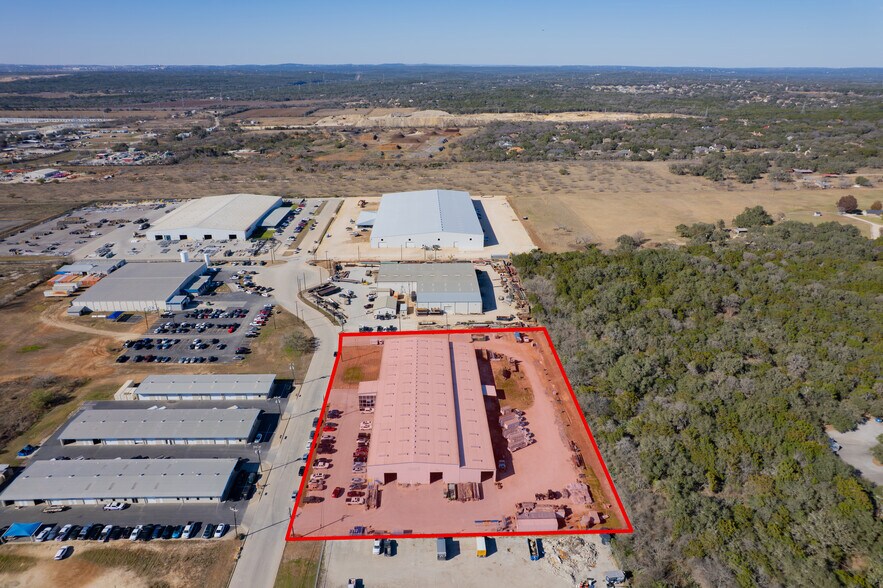 More Photos Of 18740 Goll St, San Antonio Warehouse For Sale