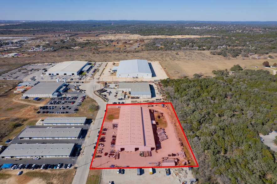 More Photos Of 18740 Goll St, San Antonio Warehouse For Lease