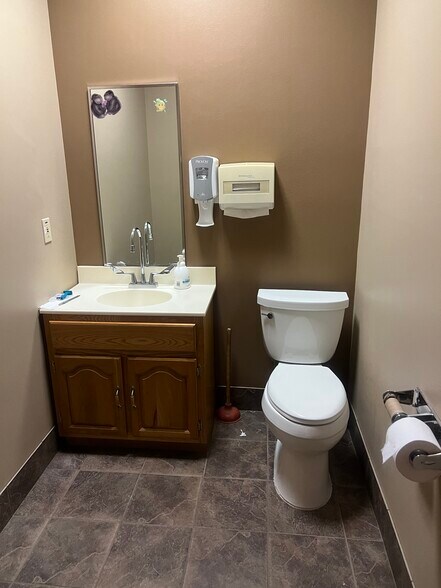 More Photos Of 103 S 3rd Ave, Edgar Medical For Sale