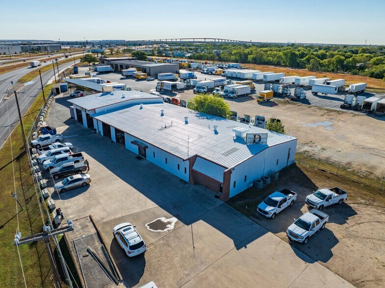 More Photos Of 8007 NE Loop 410, San Antonio Service For Sale