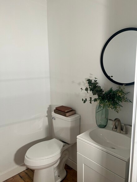 More Photos Of 3397 North George St, York Freestanding For Lease