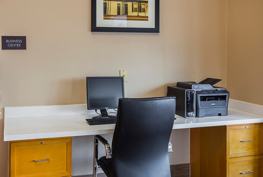 More Photos Of 4924 Constitution Ave, Baton Rouge Hotel For Sale