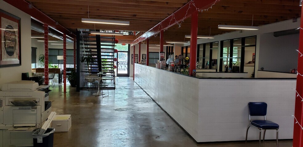 More Photos Of 2810 S 1st St, Austin Office For Lease