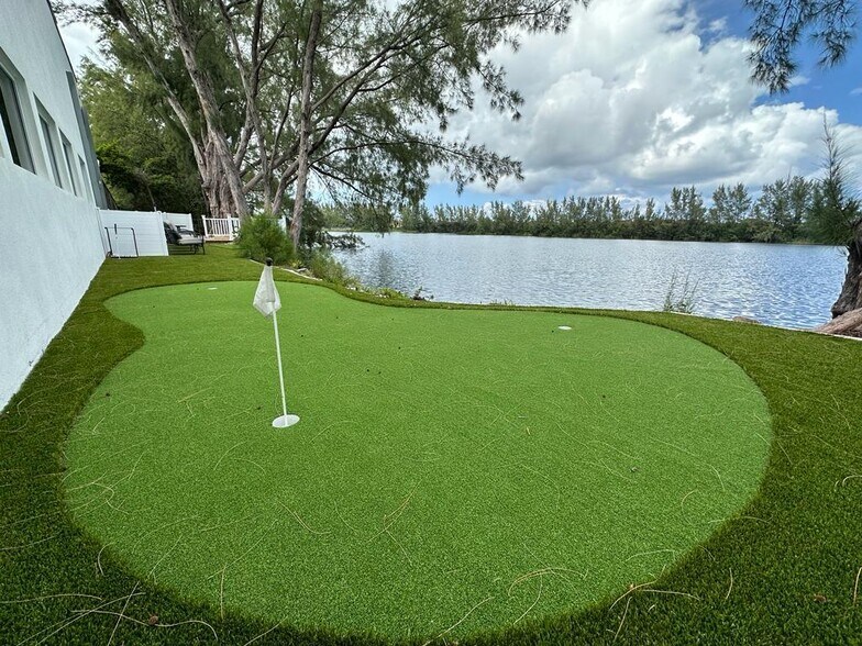 More Photos Of 423-425 NW 10th Ter, Hallandale Beach Light Manufacturing For Lease