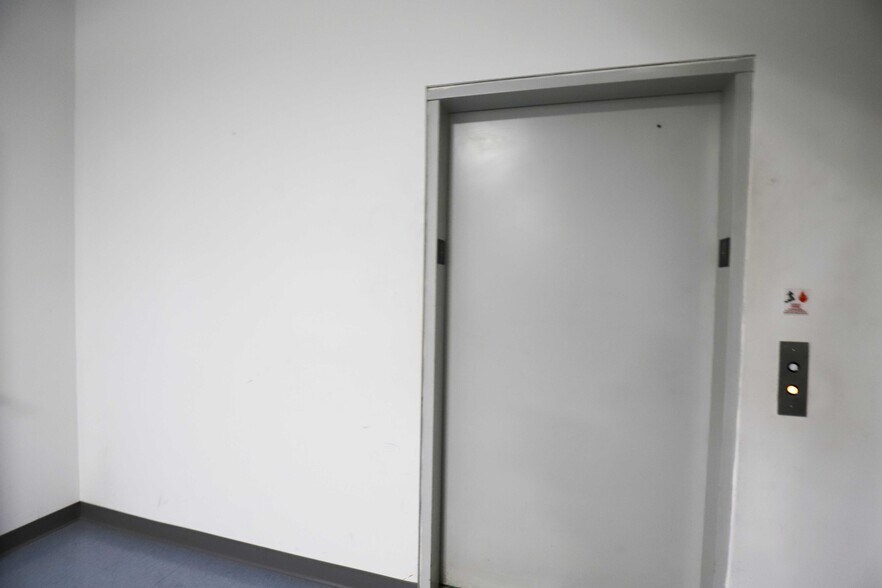 More Photos Of 657 Quarry St, Fall River Freestanding For Lease