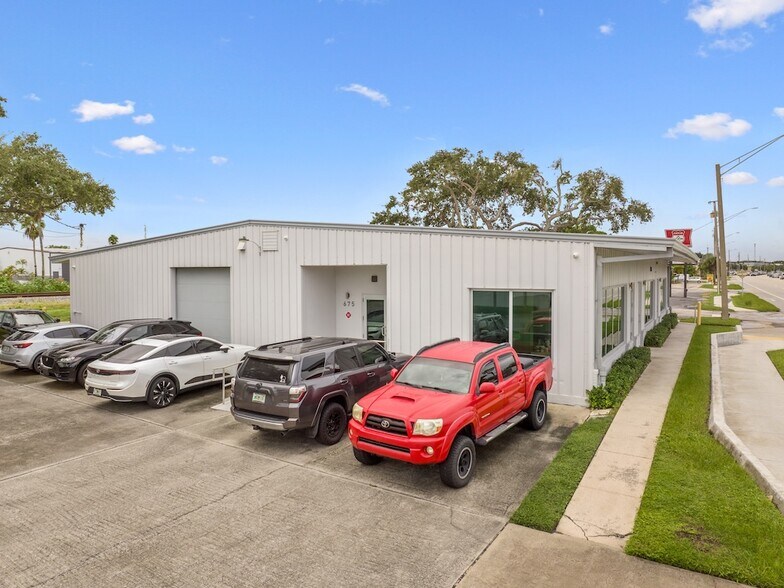 More Photos Of 675 US Highway 1, Vero Beach Warehouse For Lease