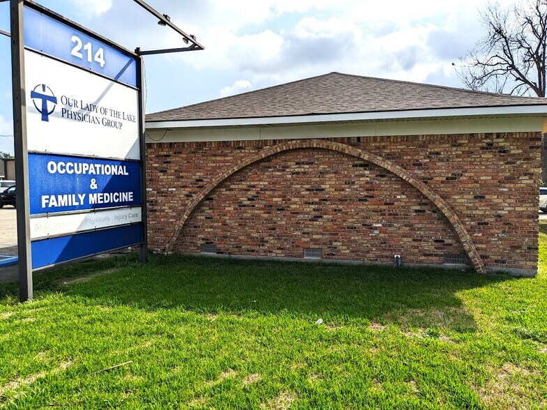 More Photos Of 214 S Burnside Ave, Gonzales Medical For Lease