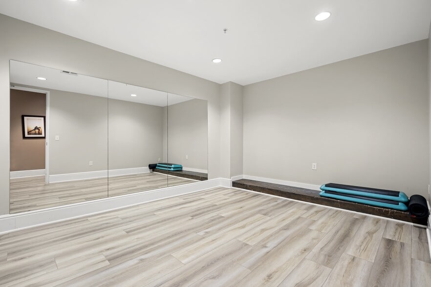 More Photos Of 5927 Almeda Rd, Houston Apartments For Lease