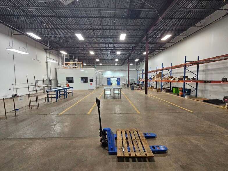 More Photos Of 3777 Winchester Rd, Memphis Showroom For Lease