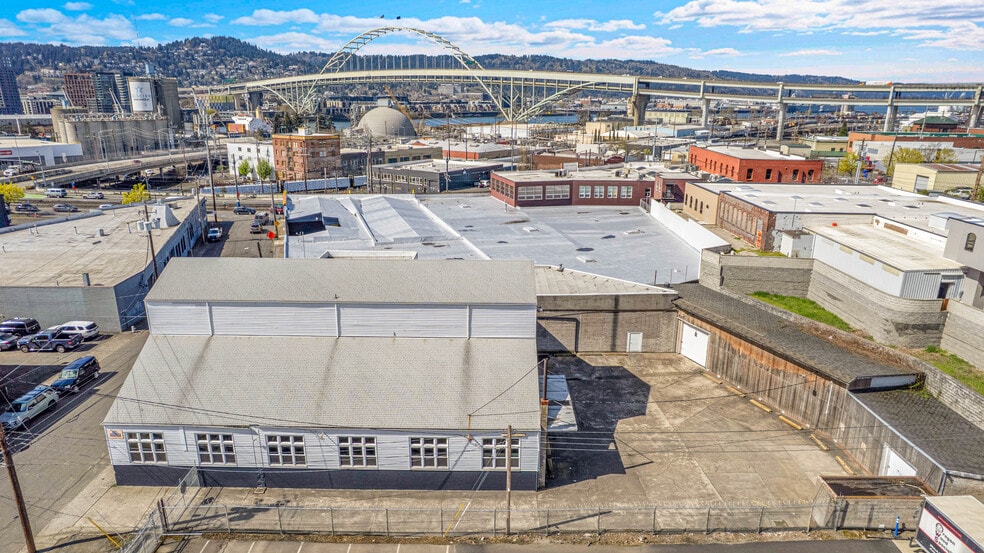 More Photos Of 679-687 N Thompson St, Portland Warehouse For Lease