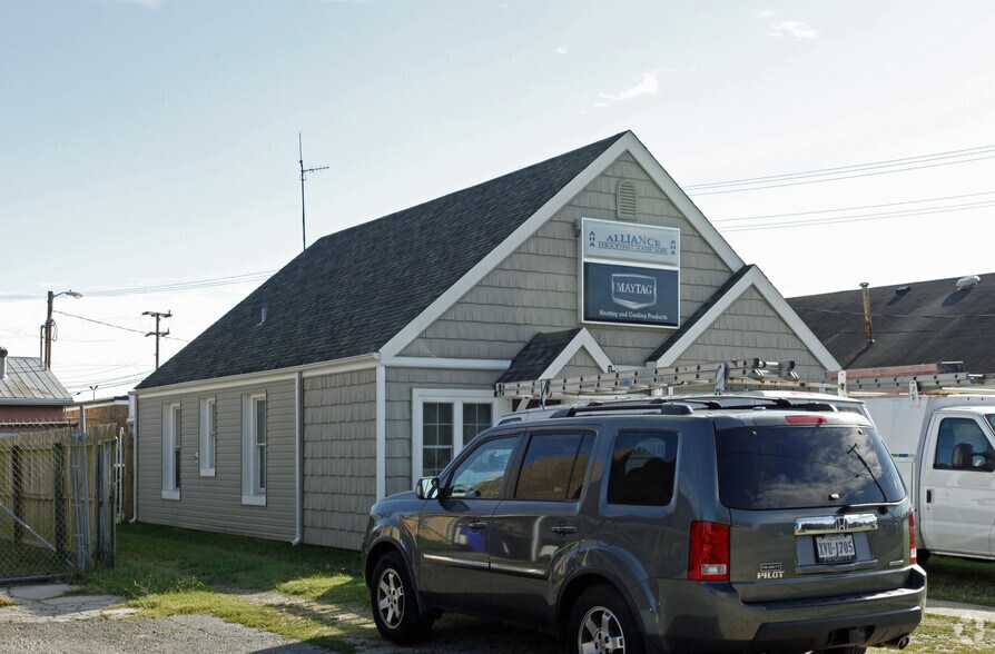 Primary Photo Of 1108 Pickett Rd, Norfolk Flex For Sale