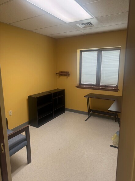 More Photos Of 410 W State St, Mertztown Medical For Sale