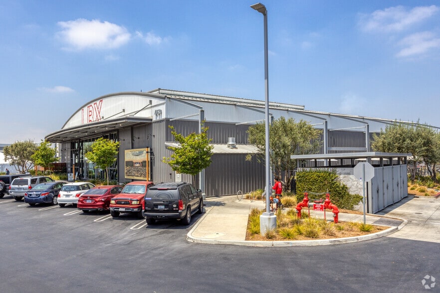 More Photos Of 4150 McGowen St, Long Beach Freestanding For Lease