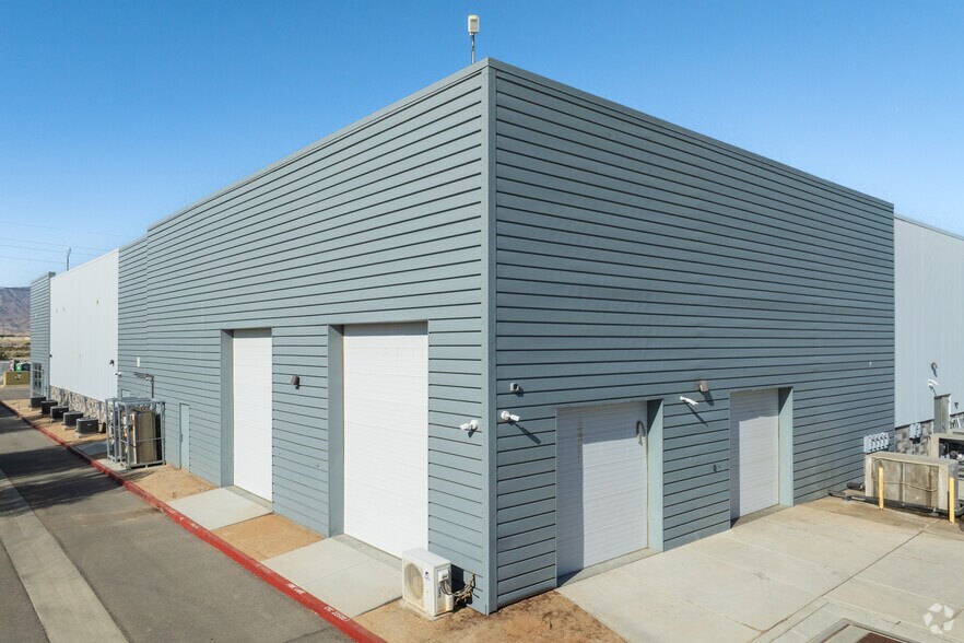 More Photos Of 84829 Avenue 48, Coachella Manufacturing For Sale