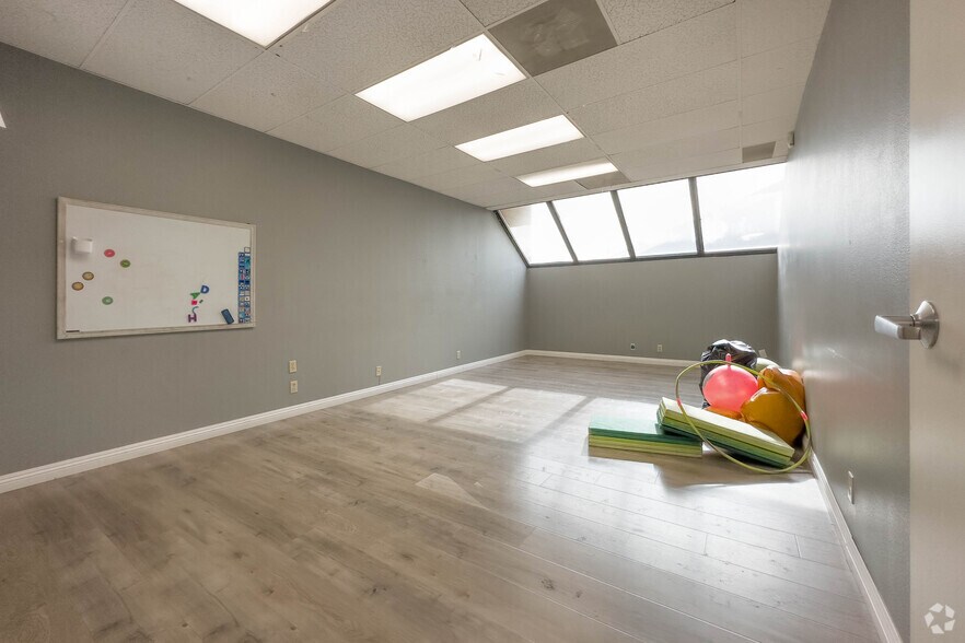 More Photos Of 140 S Flower St, Orange Medical For Lease