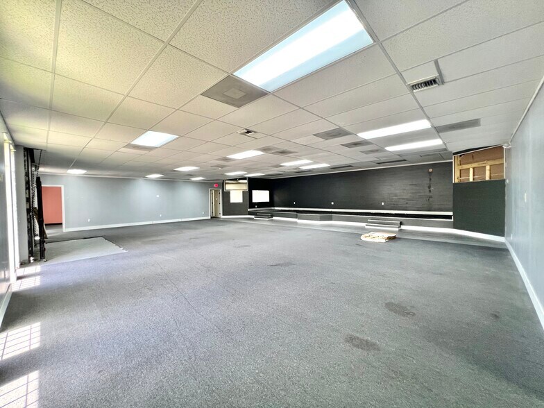 More Photos Of 3425 NW 73rd Ave, Miami Office For Lease
