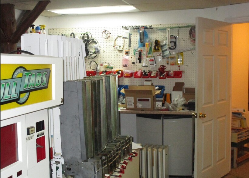 More Photos Of 4735 S Straits Hwy, Indian River General Retail For Sale