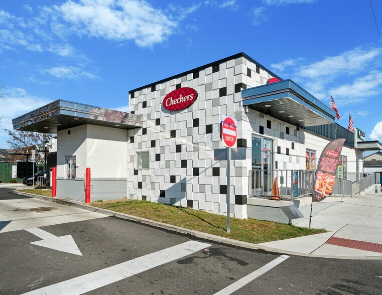 More Photos Of 399 Bristol Pike, Croydon Freestanding For Sale