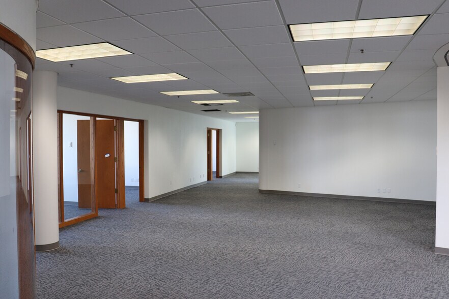 More Photos Of 11100 Linpage Pl, Saint Louis Self Storage For Lease