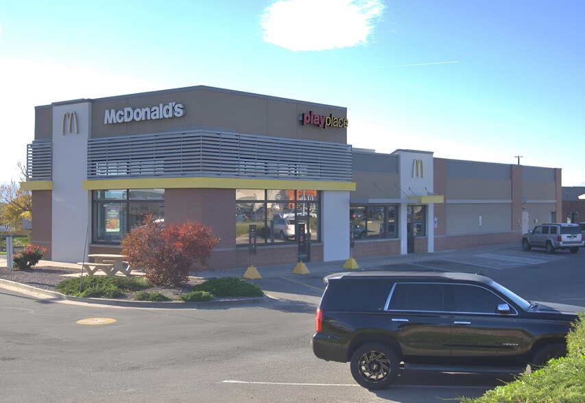 Primary Photo Of 2651 S Parker Rd, Aurora Fast Food For Sale