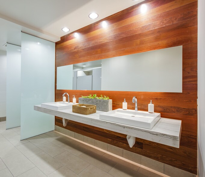 More Photos Of 12520 High Bluff Dr, San Diego Office For Lease