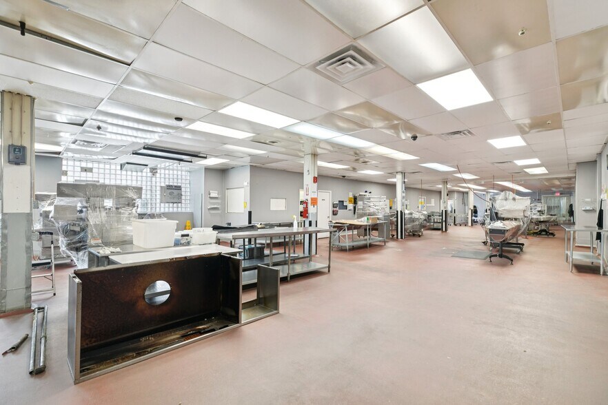 More Photos Of 5935 Woodland Ave, Philadelphia Food Processing For Sale