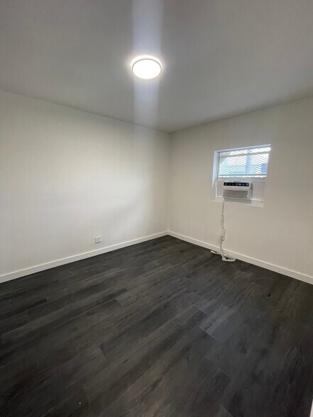 More Photos Of 1800-1838 NW 29th St, Oakland Park Warehouse For Lease