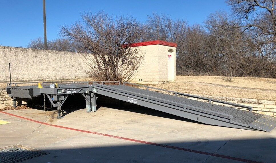 More Photos Of 791 Westport Pky, Fort Worth Warehouse For Lease