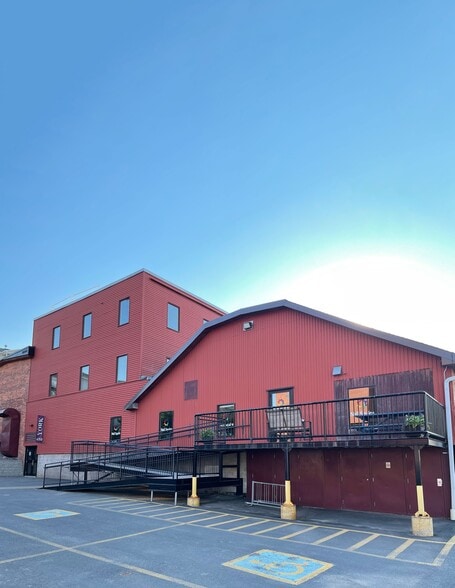 More Photos Of 470 York St, Fredericton Office For Lease
