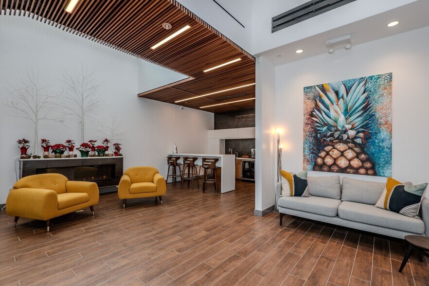 More Photos Of 1290 N Clybourn Ave, Chicago Office For Lease