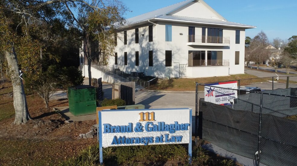 Primary Photo Of 111 N Causeway Blvd, Mandeville Office For Lease