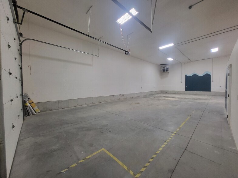 More Photos Of 3938 E 240 North, Rigby Warehouse For Lease
