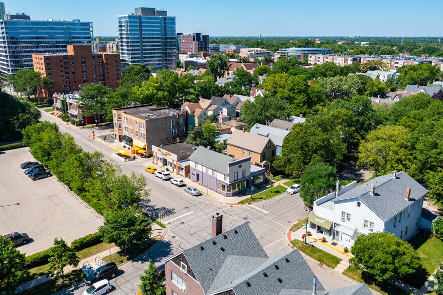 More Photos Of 1000 Foster St, Evanston Storefront Retail Residential For Lease