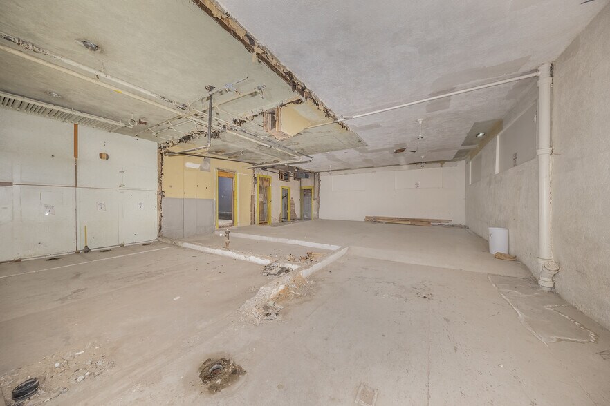 More Photos Of 1 Paddock Ave, Weiser Office For Sale