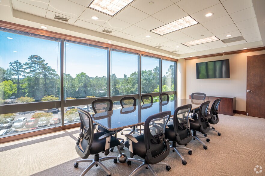 More Photos Of 1-2 Chase Corporate Dr, Hoover Coworking Space