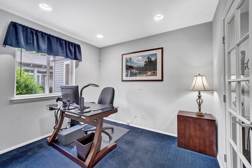 More Photos Of 3630 Hill Blvd, Jefferson Valley Medical For Lease