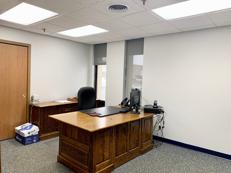 More Photos Of 6125 Lendell Rd, Sanborn Manufacturing For Lease