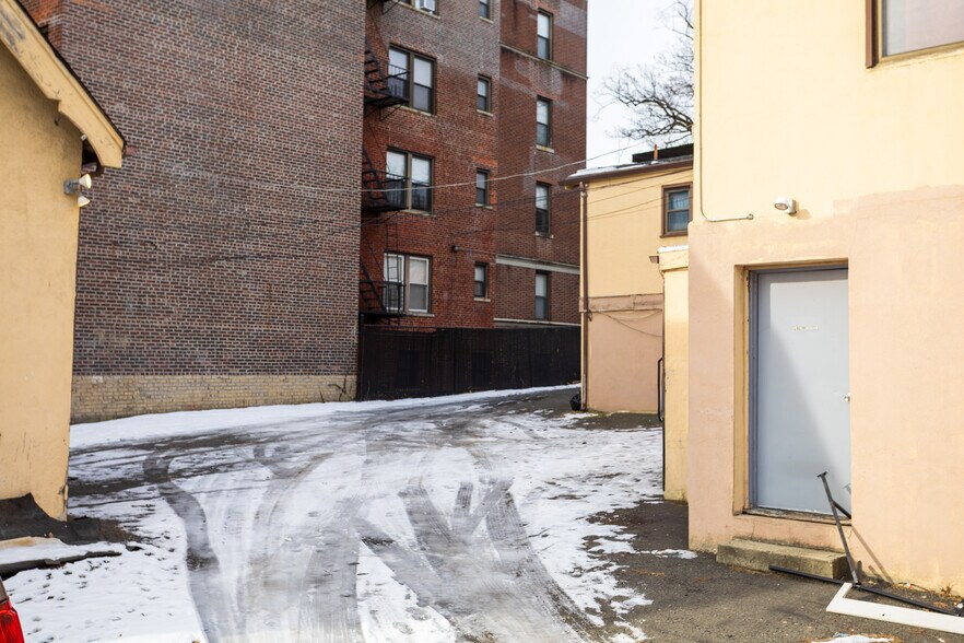 More Photos Of 146 S Munn Ave, East Orange Skilled Nursing Facility For Sale