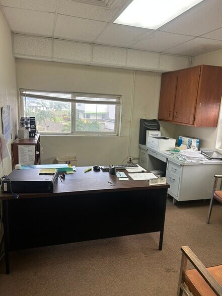 More Photos Of 1875 Haleukana St, Lihue Industrial For Lease