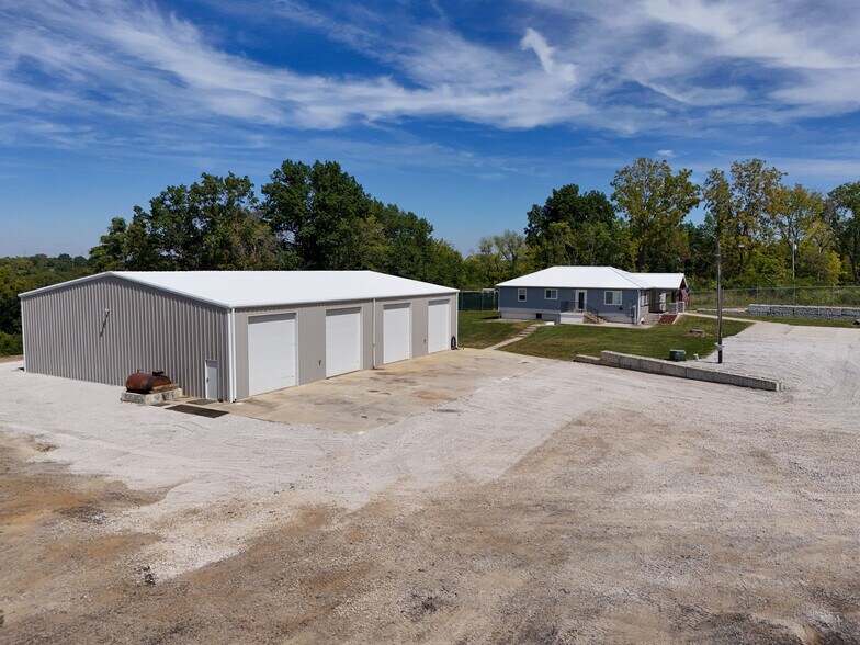 More Photos Of 1455 SE County Road AA, Blue Springs Warehouse For Sale