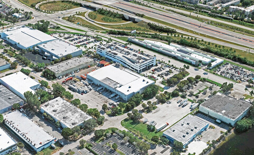 More Photos Of 1301 NW 89th Ct, Doral Warehouse For Lease