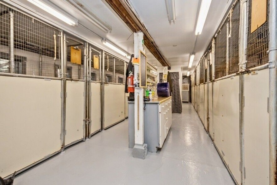 More Photos Of 109-111 N Cross Rd, Lagrangeville Veterinarian Kennel For Sale