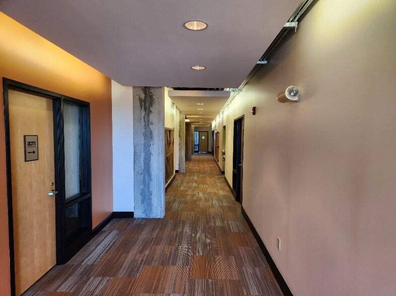 More Photos Of 1307 W Morehead St, Charlotte Office For Lease