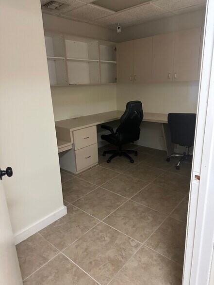 More Photos Of 4091 Colonial Blvd, Fort Myers Office Residential For Sale
