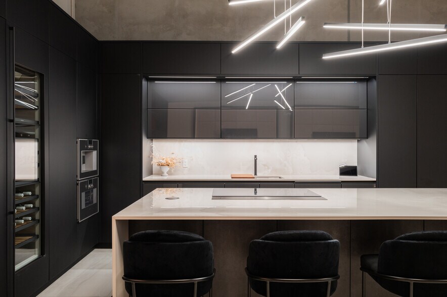 More Photos Of 13880 Wireless Way, Richmond Warehouse For Sale